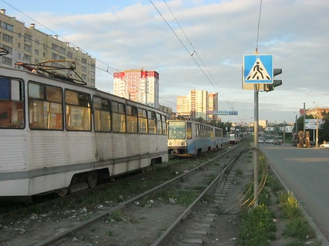 В Челябинске троллейбусные  провода обрушились на бабушку с ребёнком