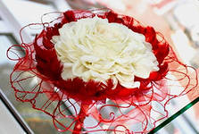 Свадебные букеты - фото и видео из салона цветов