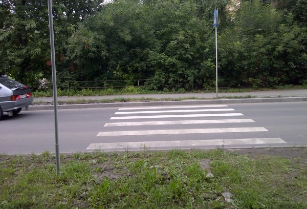 Странная пешеходная зебра появилась на улице Образцова