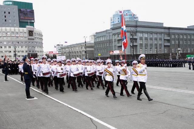 На площади Революции в Челябинске прошел Парад Победы (ФОТО)